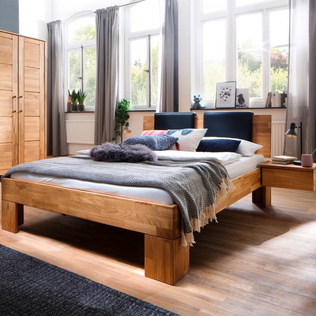 ERM Balmoral solid oak bed