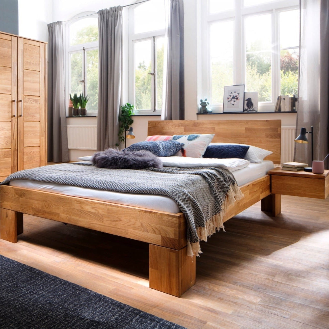 ERM Balmoral solid oak bed