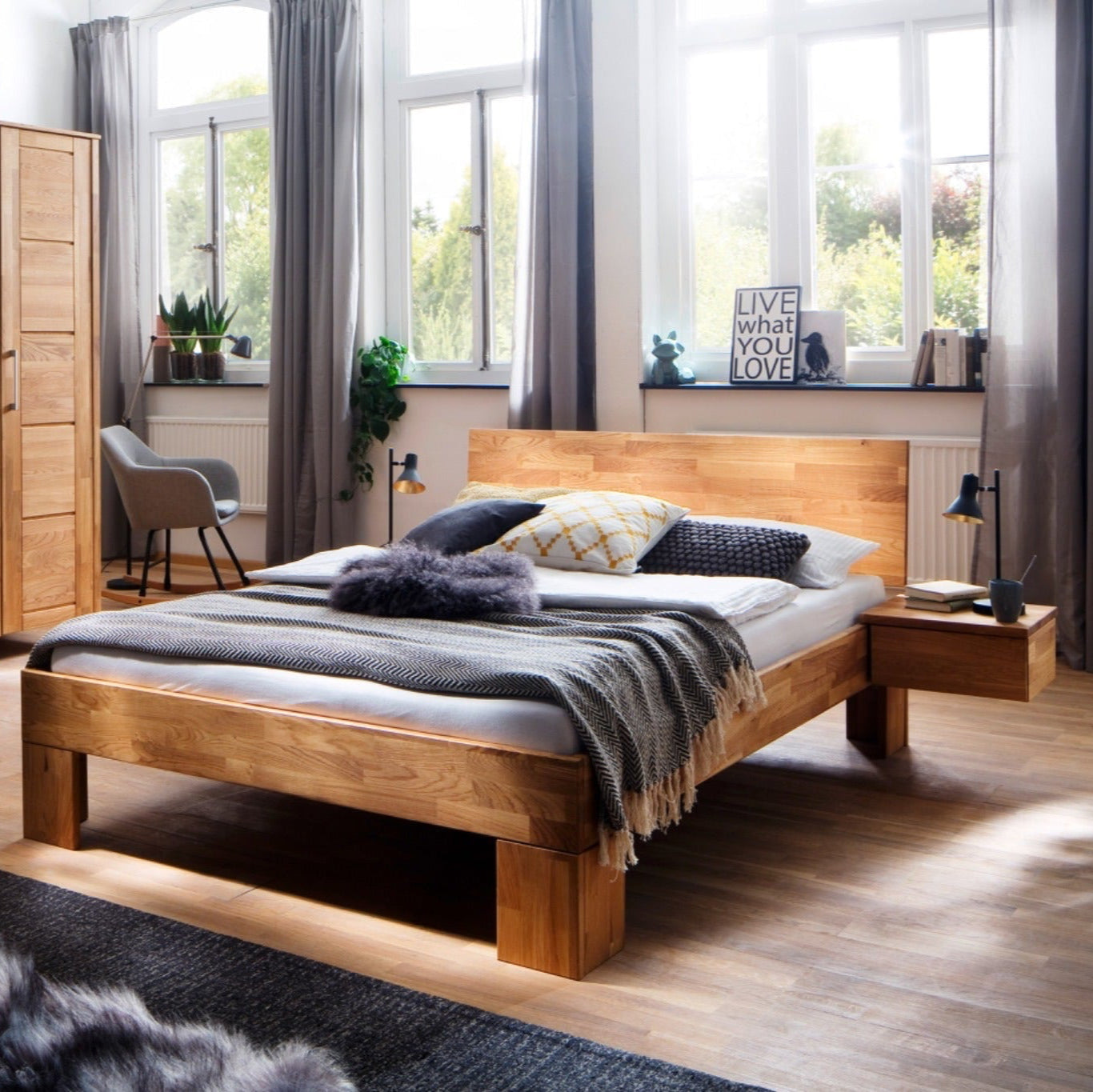 ERM Balmoral solid oak bed